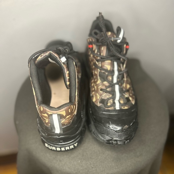 Burberry Monogram Print E-canvas - Picture 2 of 6